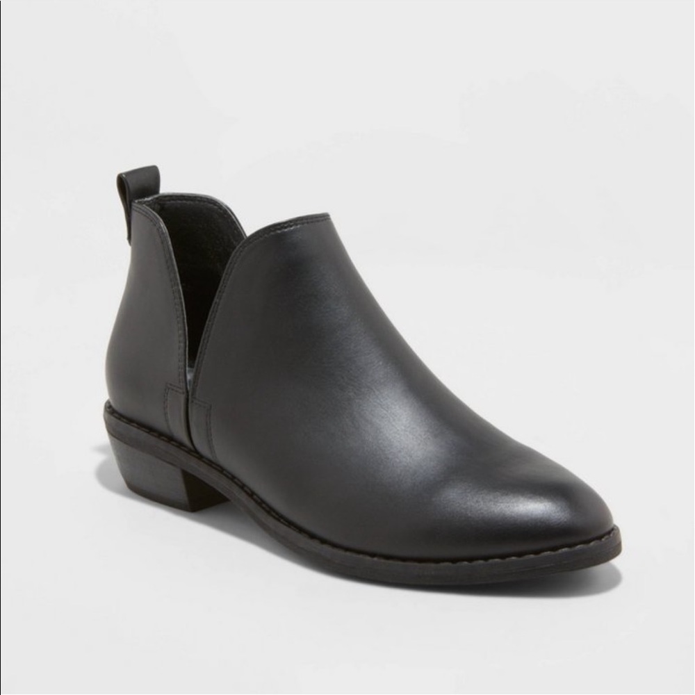 Ankle bootie